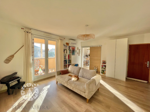 Appartement T3 rénové avec loggia à Montescot 