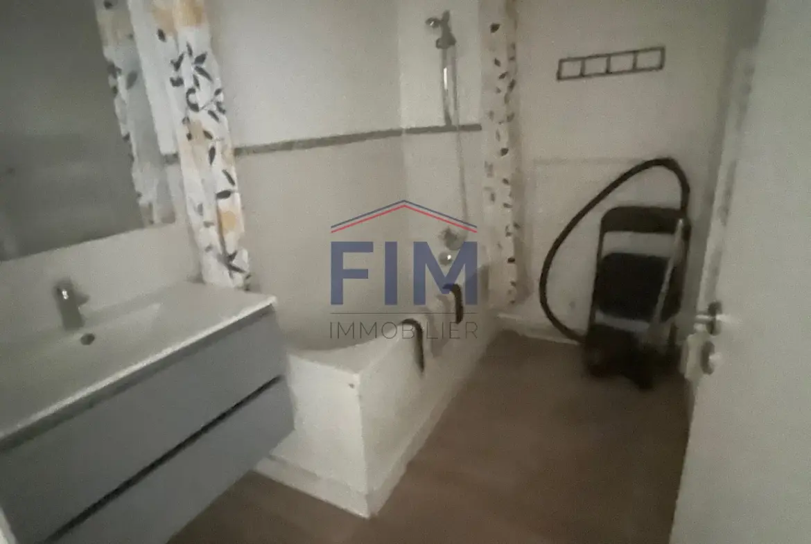 Appartement F3 à vendre à Dieppe centre-ville avec terrasse 