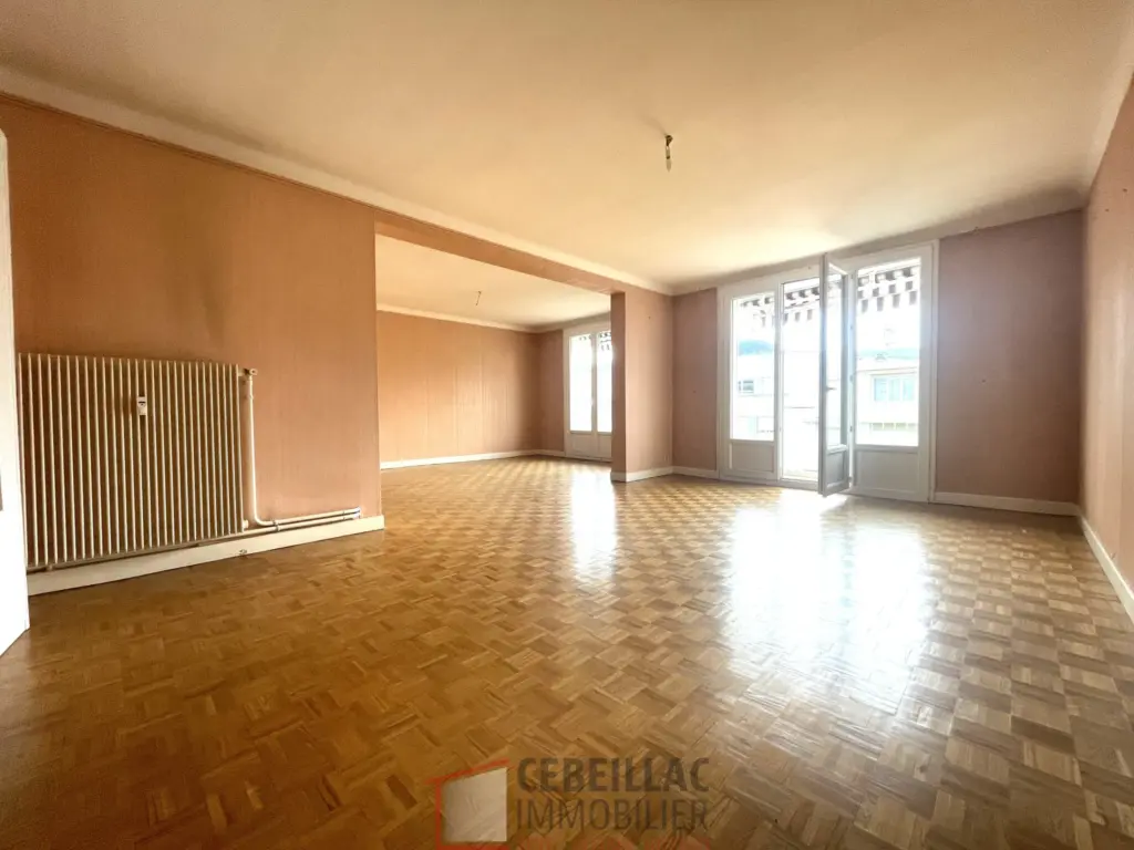 Bel appartement T4 de 90 m² à Clermont-Ferrand, dernier étage avec vue