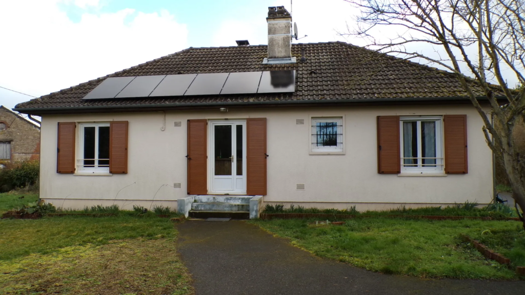 Maison de plain-pied à vendre à Bessais-le-Fromental
