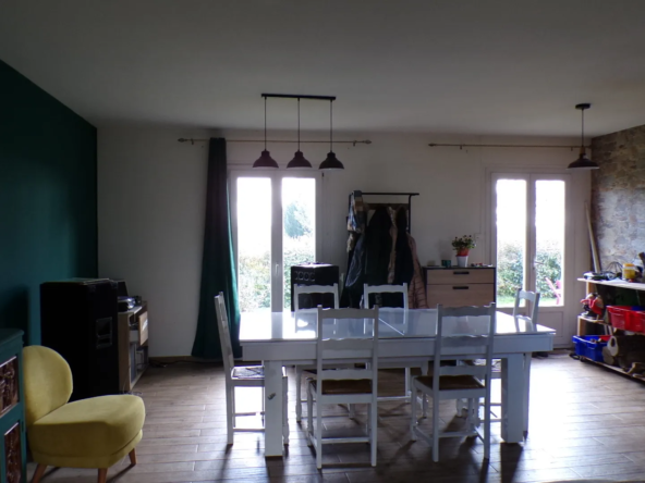 Maison de plain-pied à vendre à Bessais-le-Fromental 