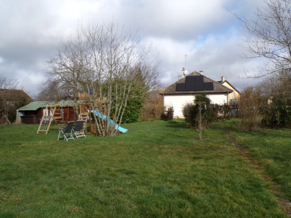 Maison de plain-pied à vendre à Bessais-le-Fromental 