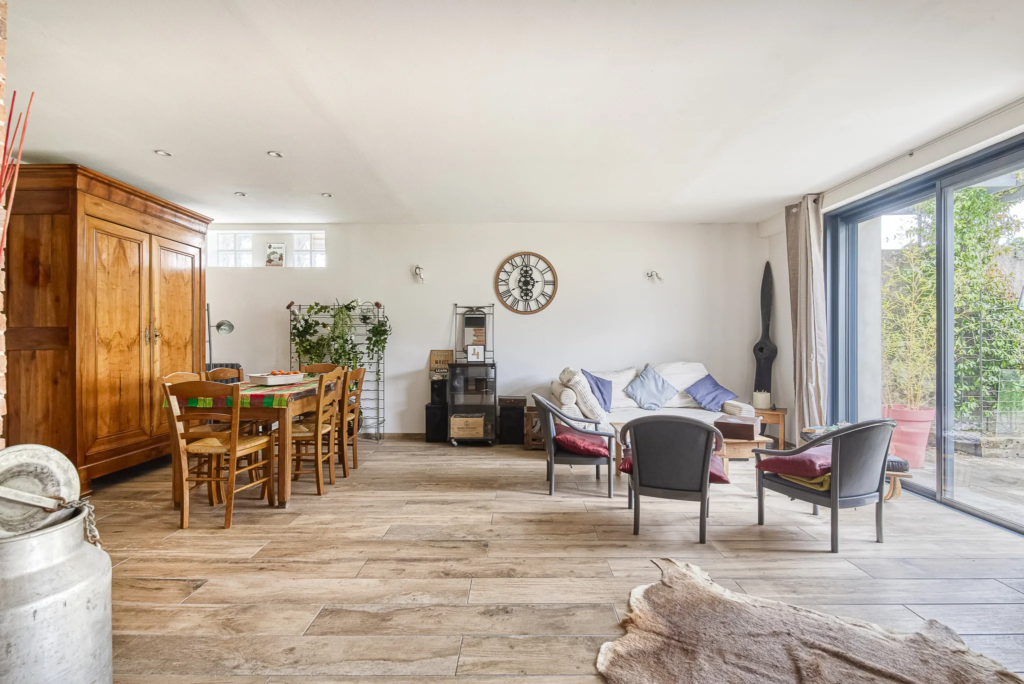 Vente d'une Spacieuse Maison Familiale au Coeur du Quartier Lafayette
