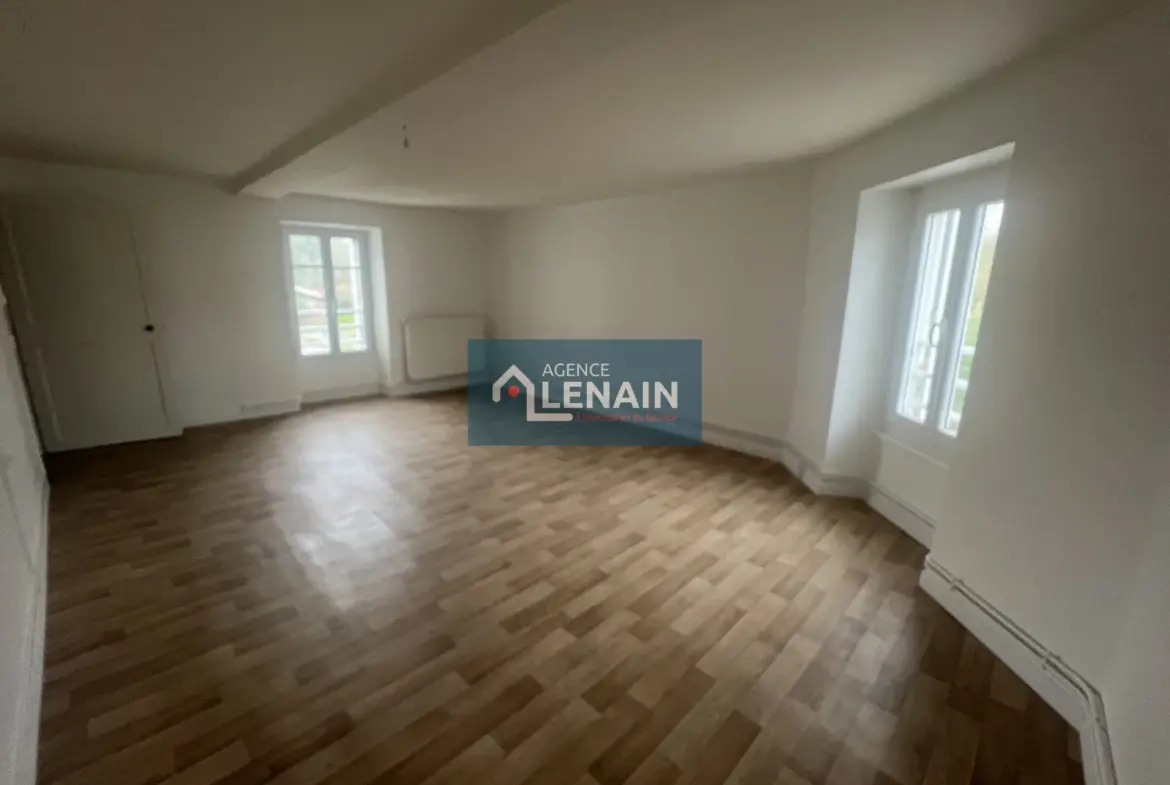 Maison Rénovée au Cœur du Village à Tallud Ste Gemme 