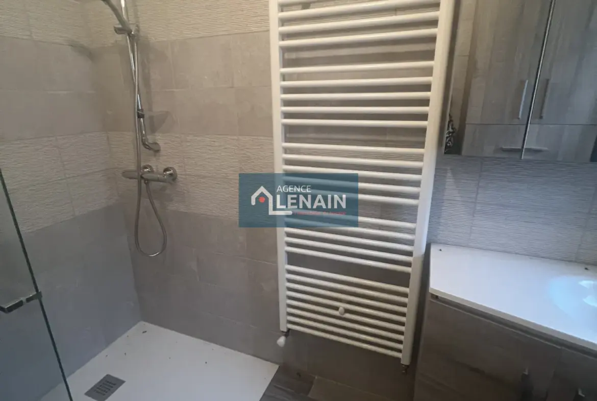 Maison Rénovée au Cœur du Village à Tallud Ste Gemme 