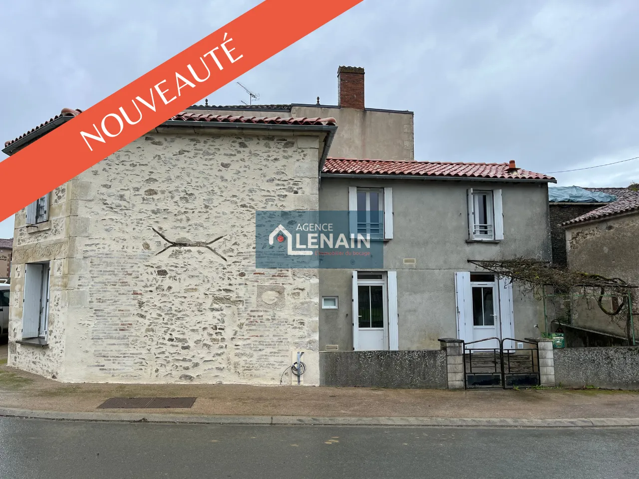 Maison Rénovée au Cœur du Village à Tallud Ste Gemme 