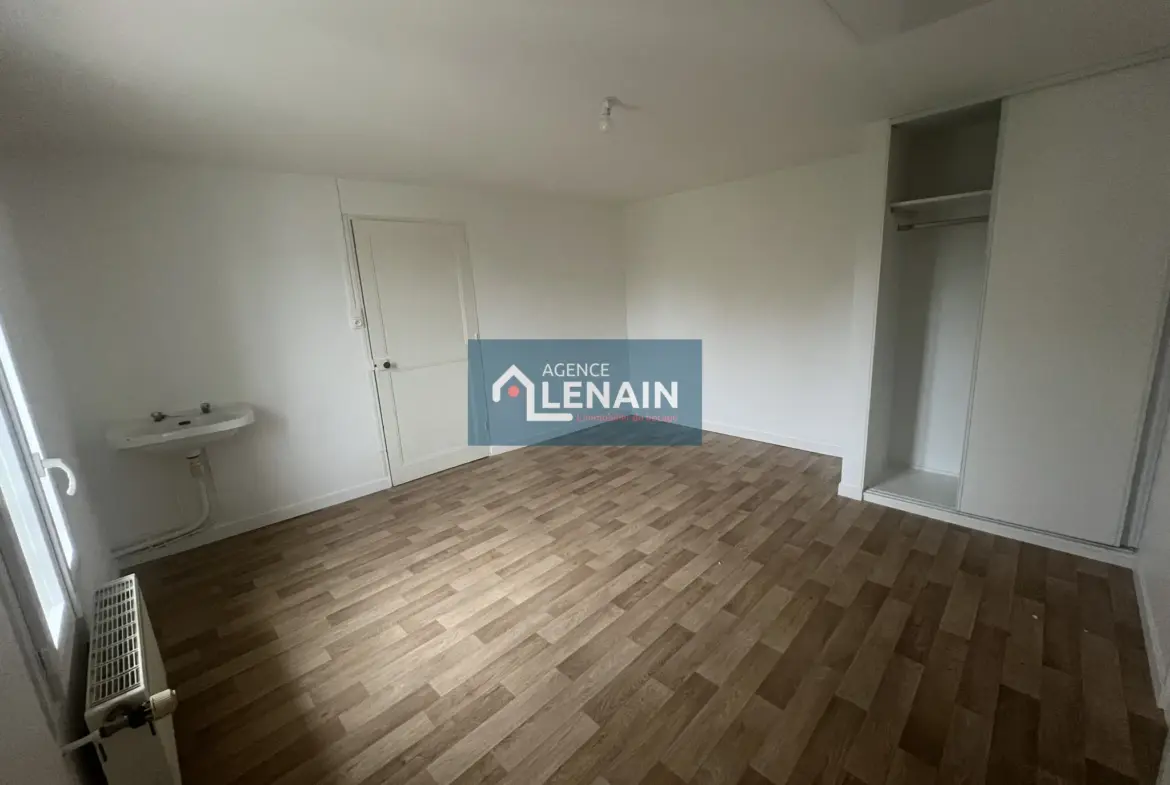 Maison Rénovée au Cœur du Village à Tallud Ste Gemme 