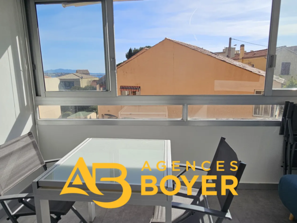 Studio rénové à Bandol avec aperçu mer et parking 