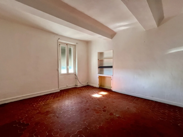 Maison de village T3 à Saint-Savournin avec jardin 