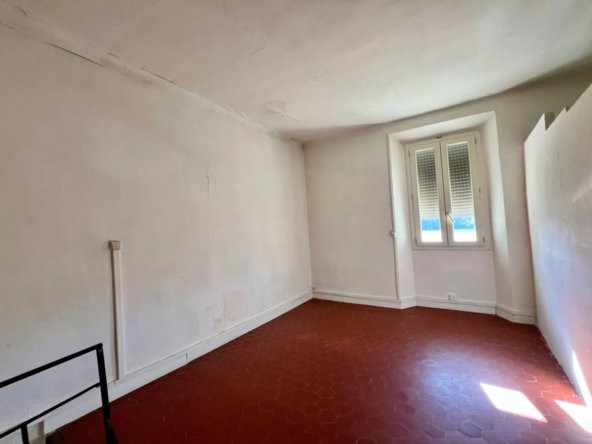 Maison de village T3 à Saint-Savournin avec jardin 