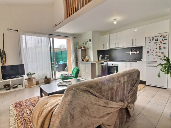 Charmant appartement en duplex à Meyreuil avec terrasse 