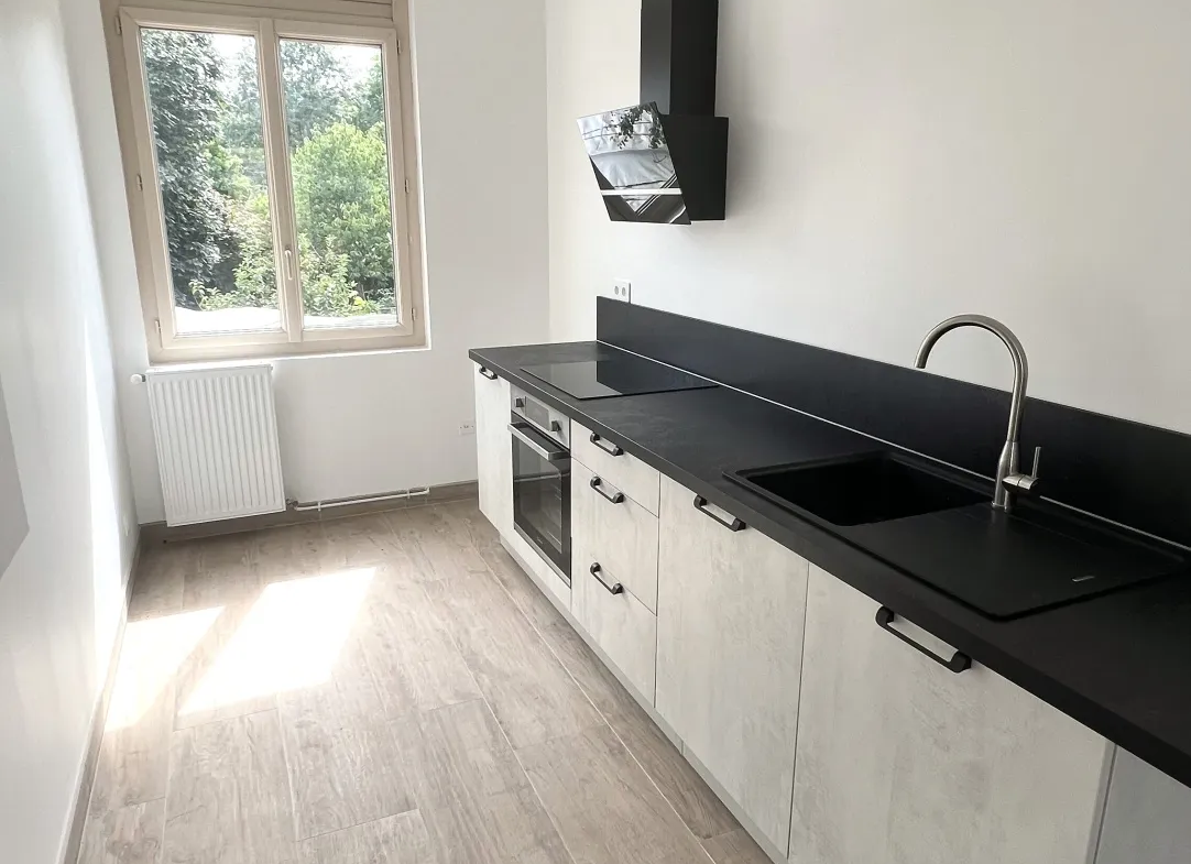 Maison ancienne à vendre à Longuenée-en-Anjou, 5 chambres, terrain de 370 m2 