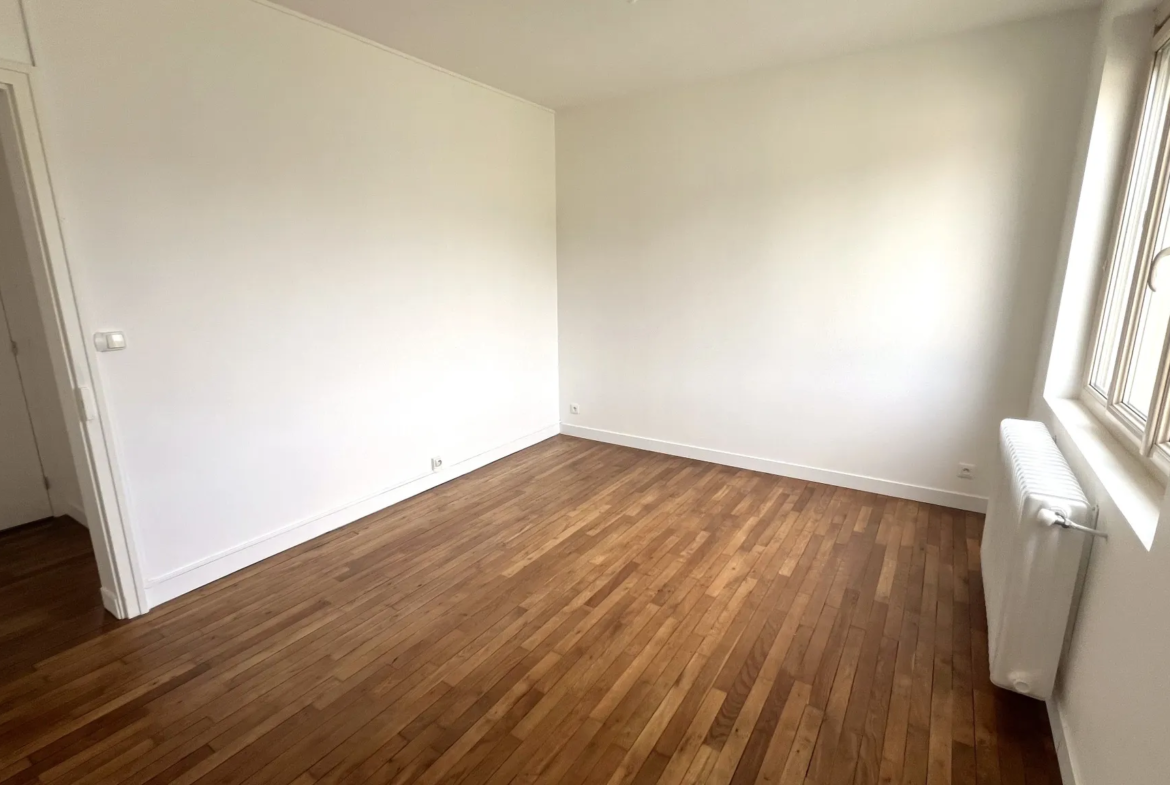 Maison ancienne à vendre à Longuenée-en-Anjou, 5 chambres, terrain de 370 m2 