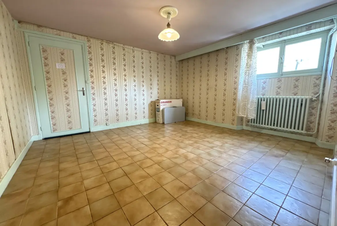 Grande maison à proximité des commerces à Monsempron Libos 