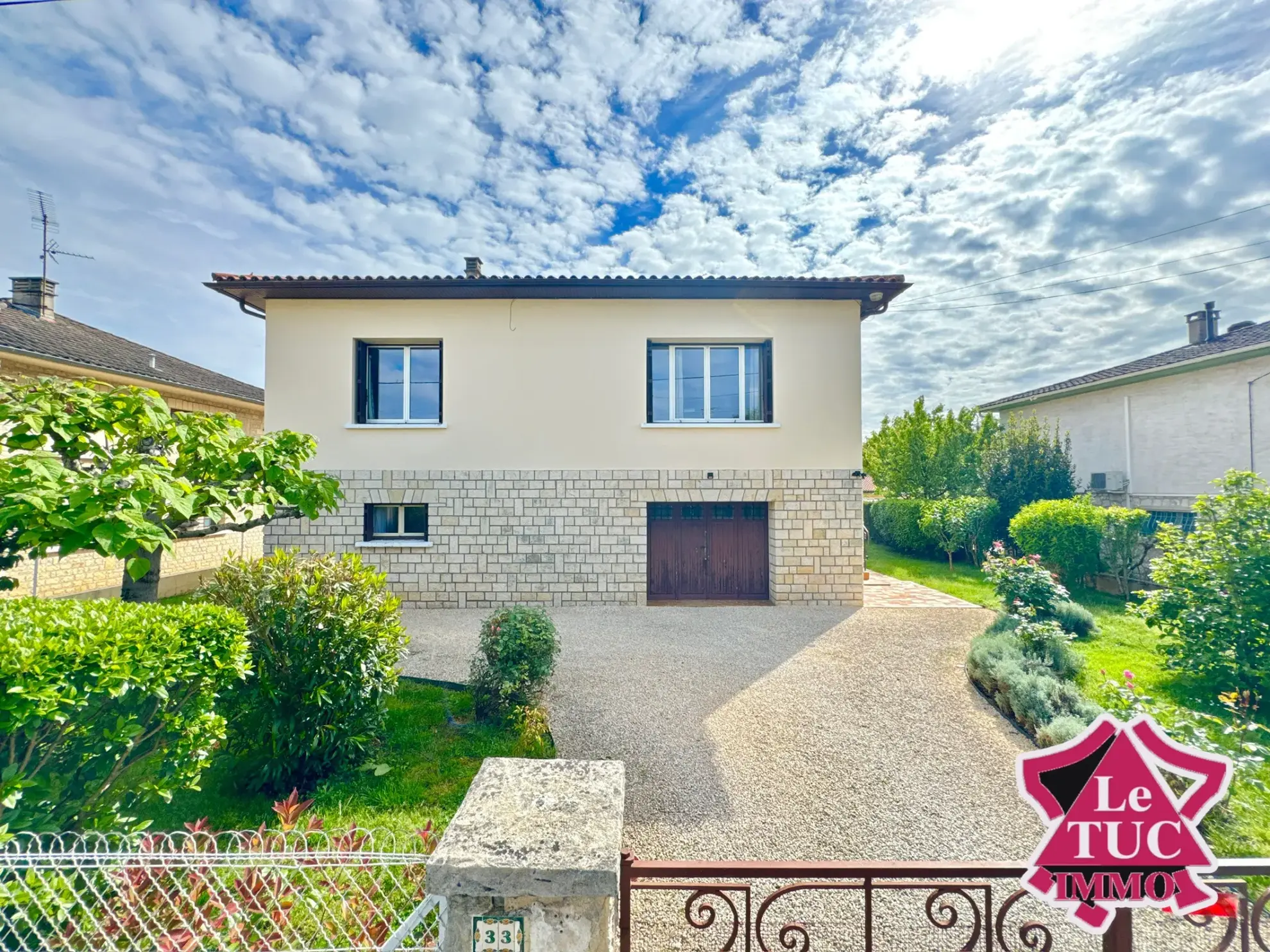 Grande maison à proximité des commerces à Monsempron Libos 