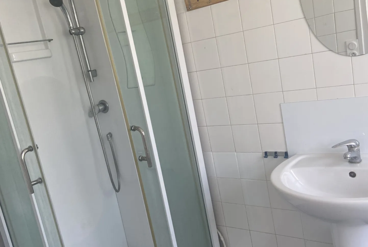Appartement 2 chambres à vendre à Vierzon, idéalement situé proche du centre-ville 