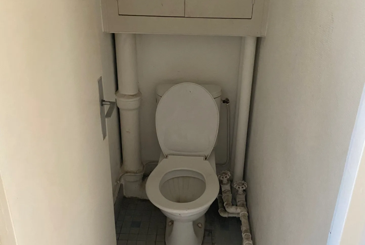 Appartement 2 chambres à vendre à Vierzon, idéalement situé proche du centre-ville 