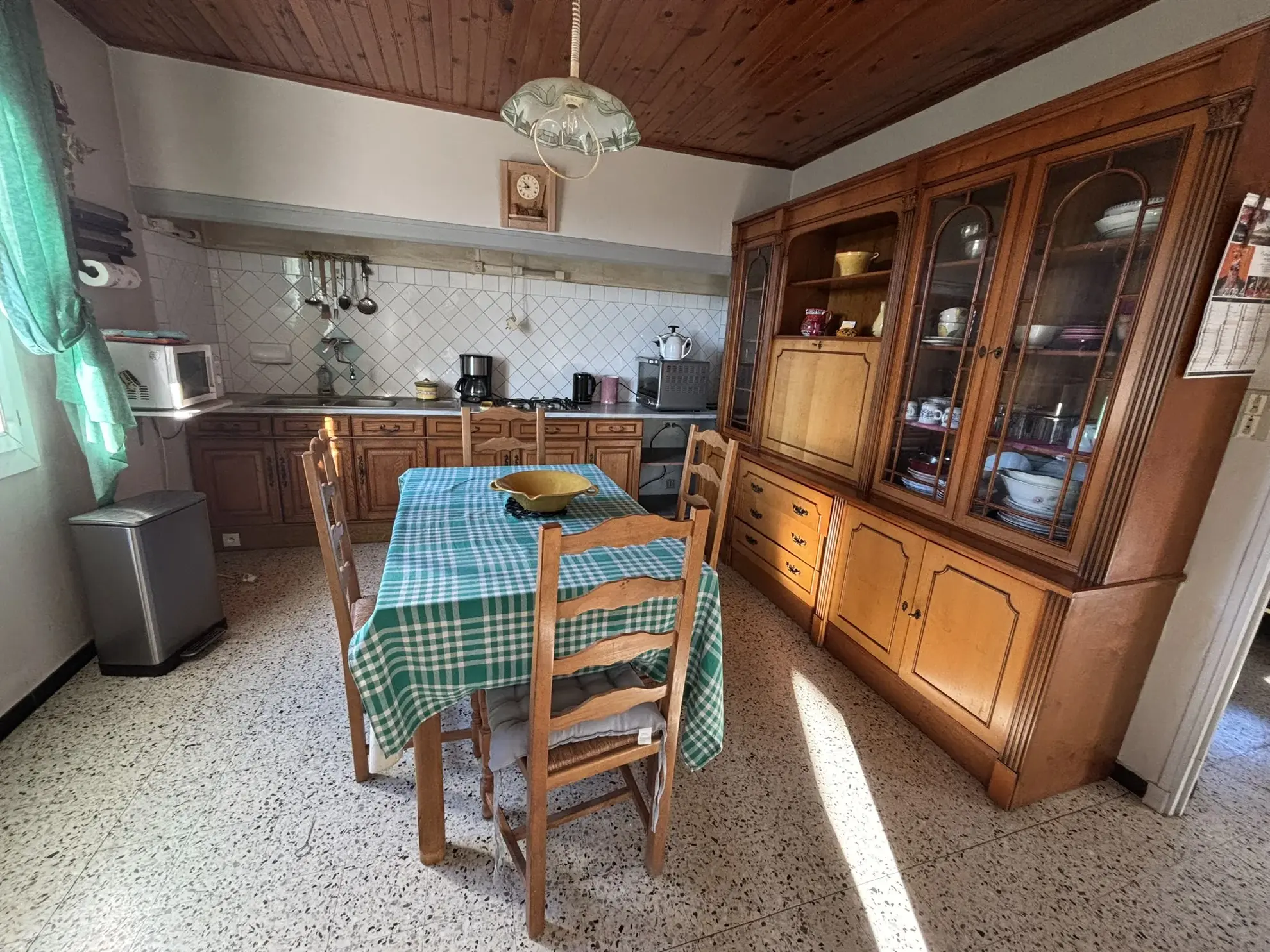 Maison en campagne avec nombreuses dépendances à Mollans-sur-Ouvèze 