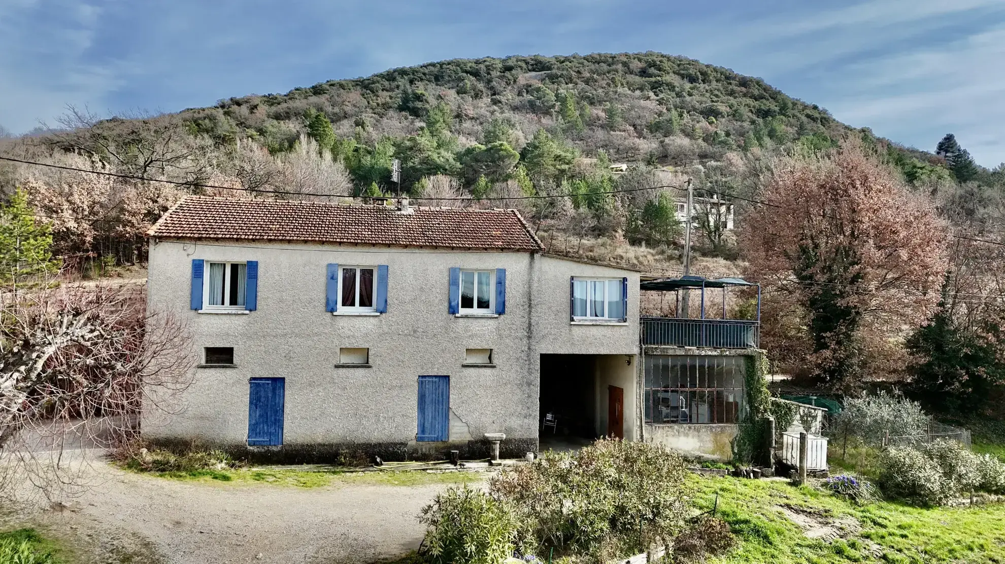 Maison en campagne avec nombreuses dépendances à Mollans-sur-Ouvèze 