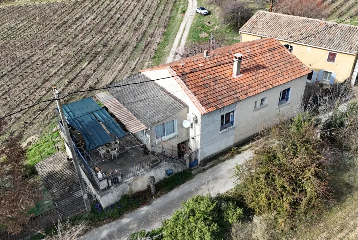 Maison en campagne avec nombreuses dépendances à Mollans-sur-Ouvèze 