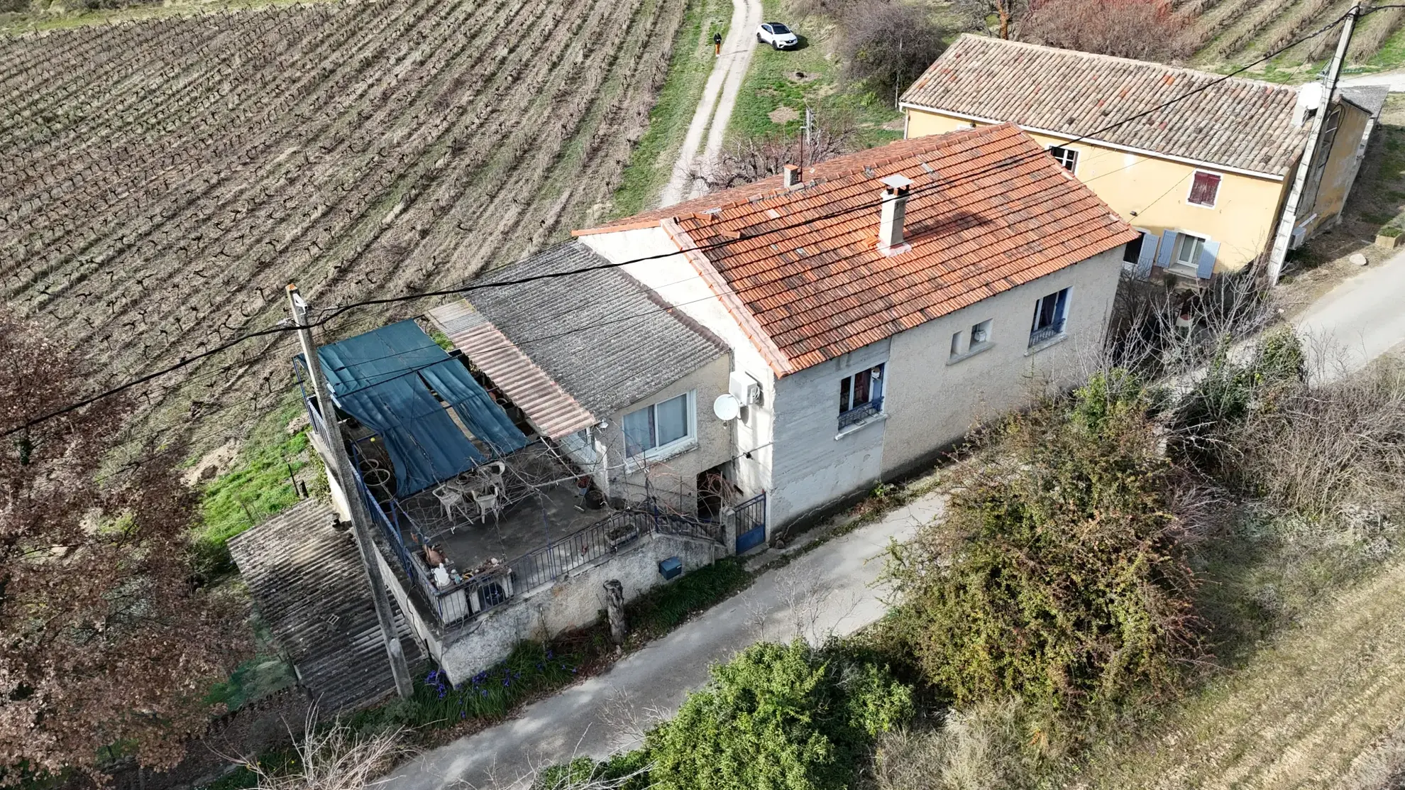 Maison en campagne avec nombreuses dépendances à Mollans-sur-Ouvèze 