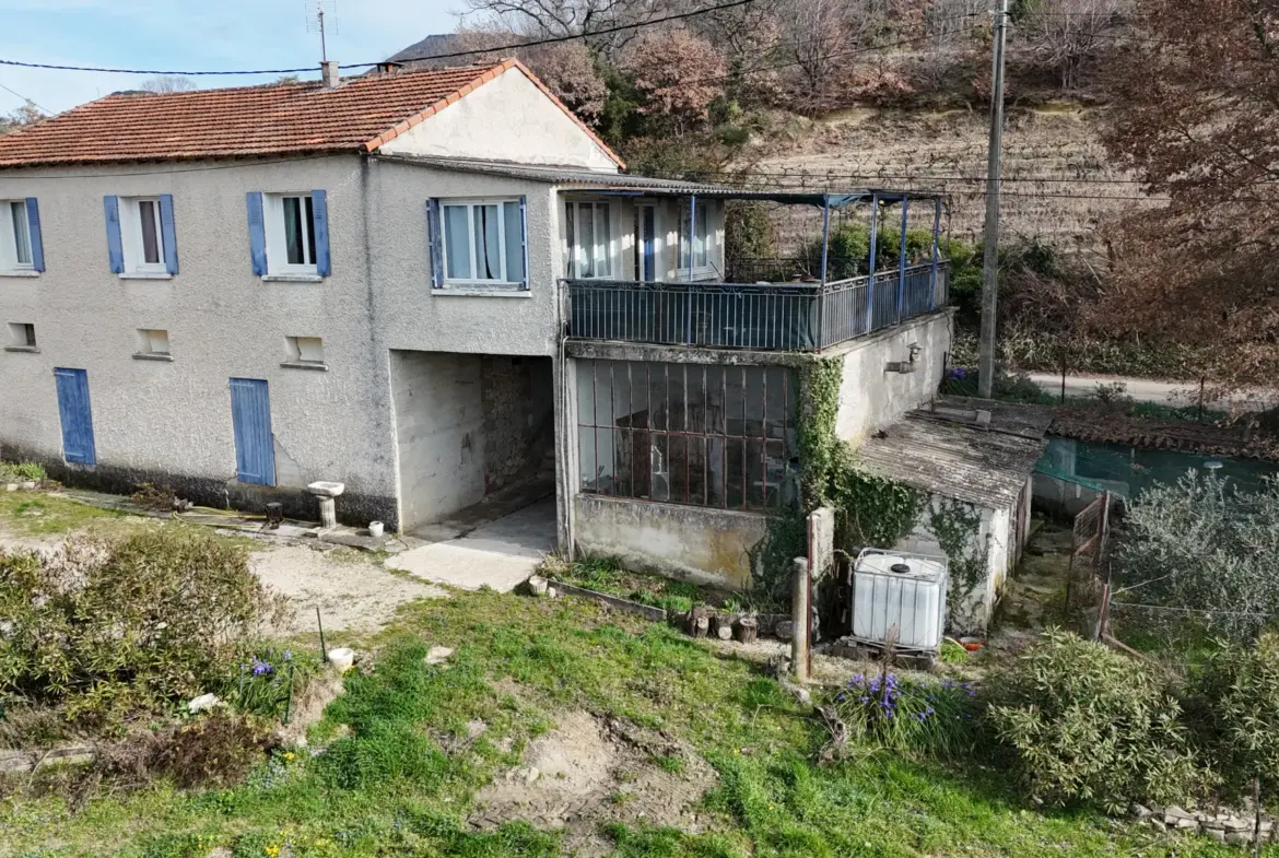 Maison en campagne avec nombreuses dépendances à Mollans-sur-Ouvèze 