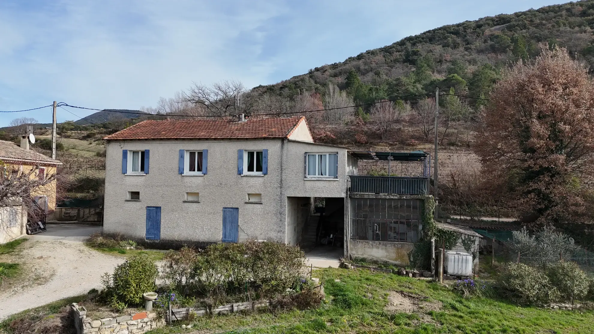 Maison en campagne avec nombreuses dépendances à Mollans-sur-Ouvèze 