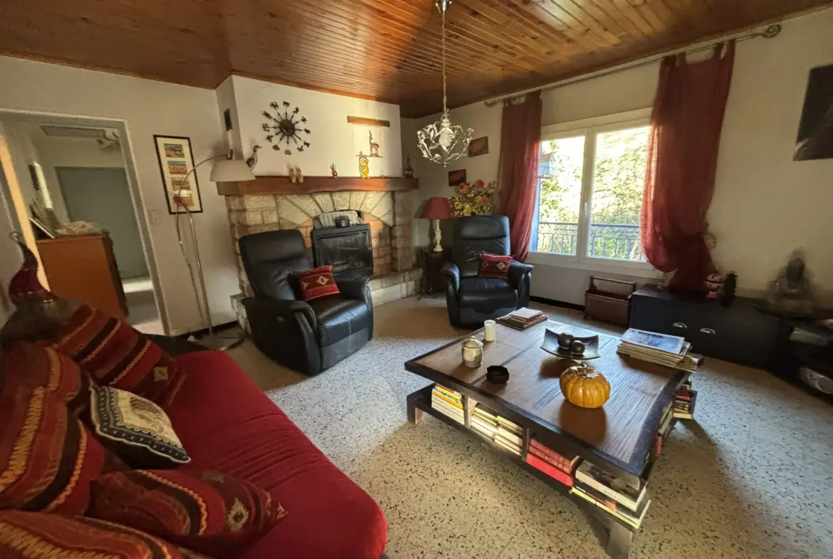 Maison en campagne avec nombreuses dépendances à Mollans-sur-Ouvèze 