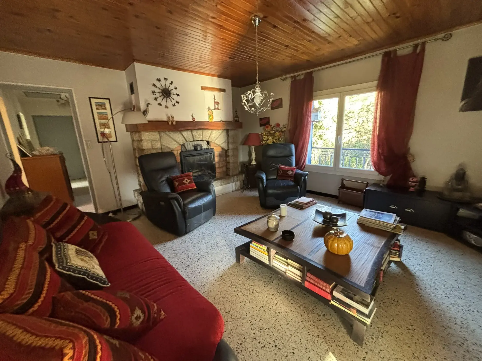 Maison en campagne avec nombreuses dépendances à Mollans-sur-Ouvèze 