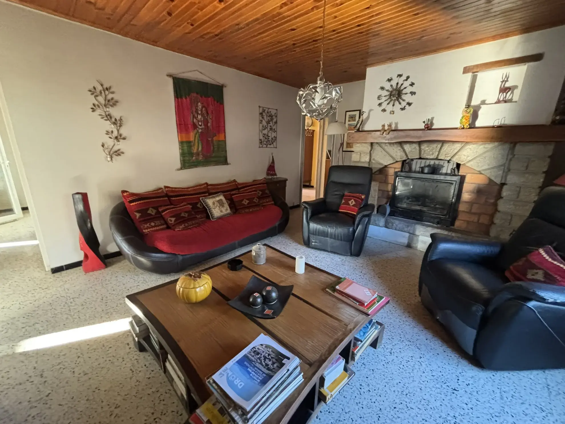Maison en campagne avec nombreuses dépendances à Mollans-sur-Ouvèze 