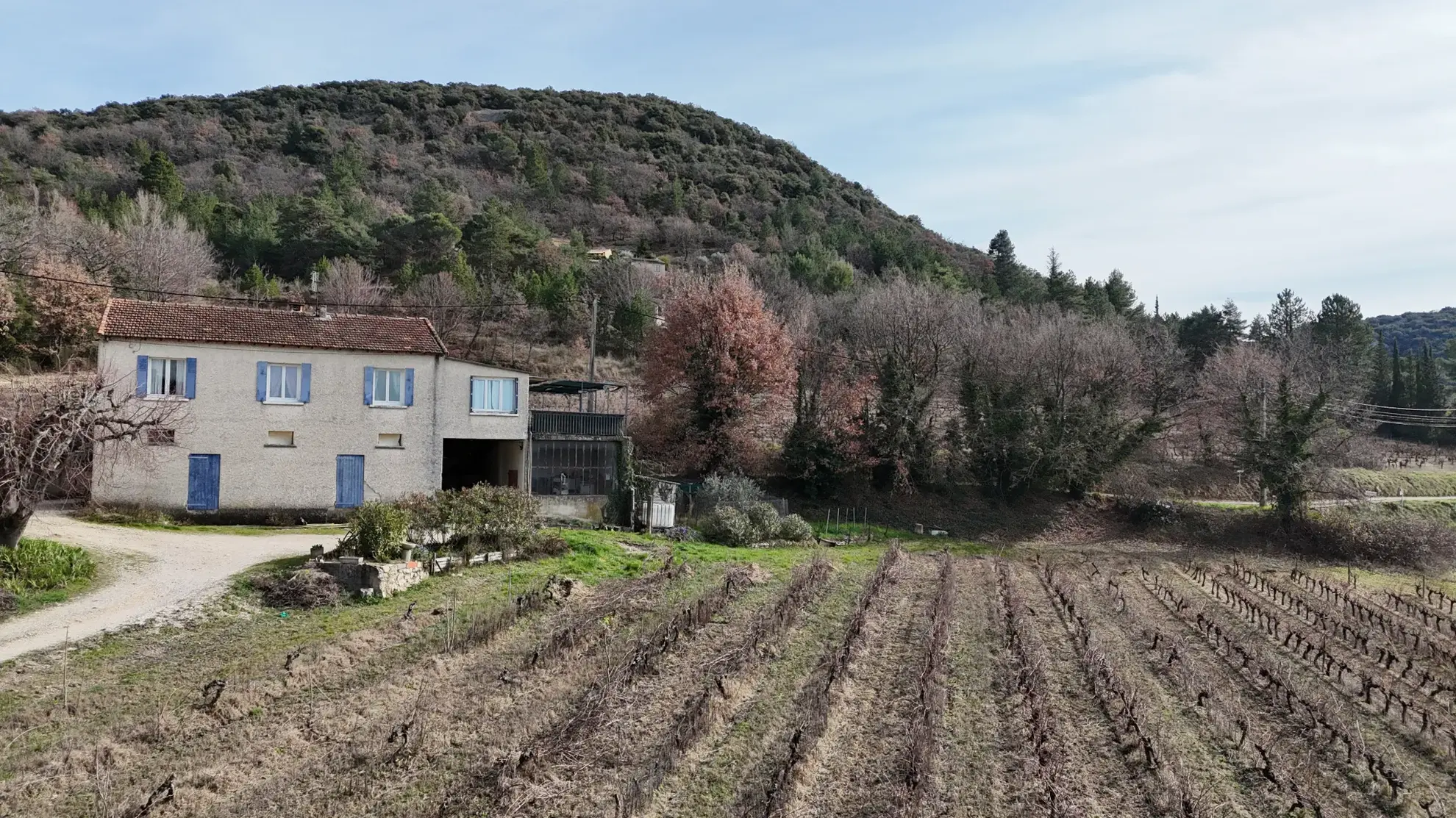 Maison en campagne avec nombreuses dépendances à Mollans-sur-Ouvèze 