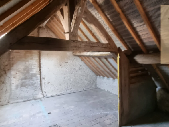 Maison ancienne à rénover entre Blois et Vendôme 