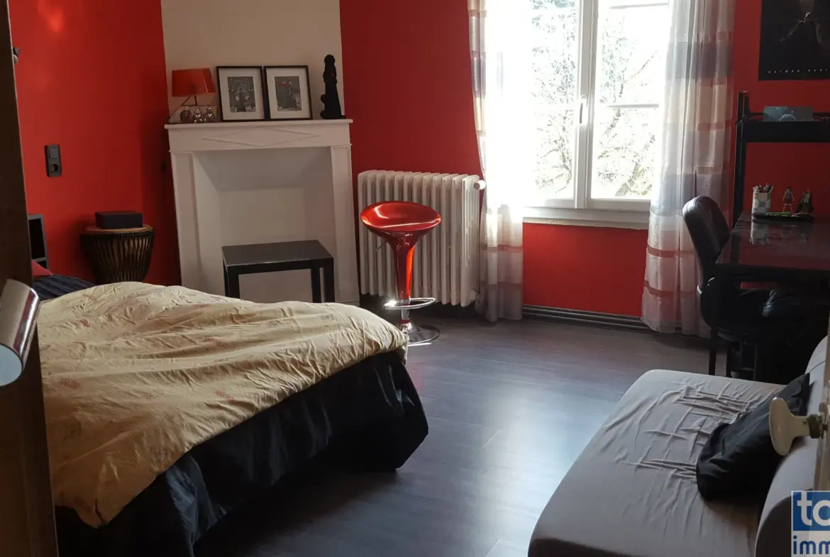 Immeuble mixte de 500 m² à Saint Saud Lacoussière - 5 chambres 