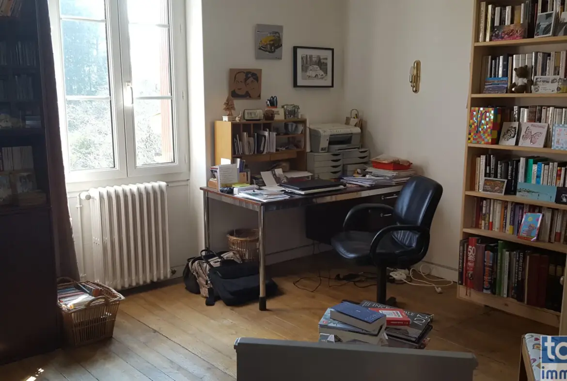Immeuble mixte de 500 m² à Saint Saud Lacoussière - 5 chambres 