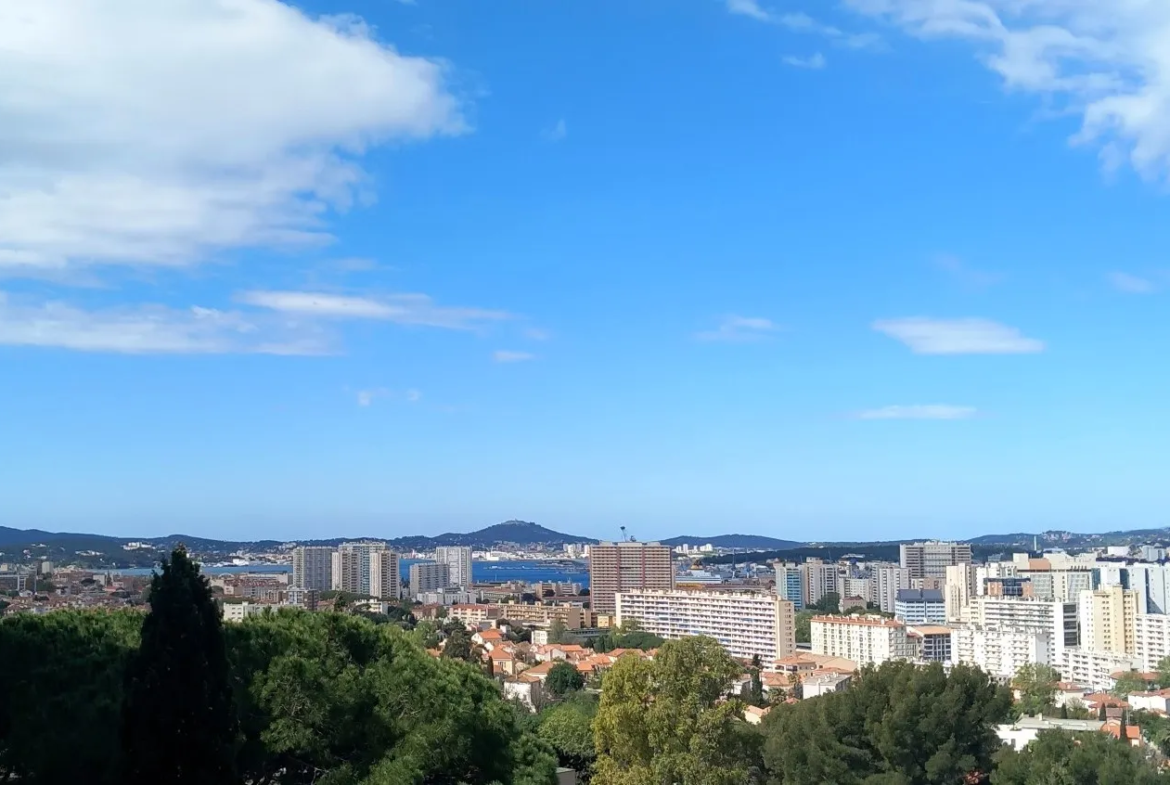 À vendre : Appartement T3 avec vue sur le port de Toulon 