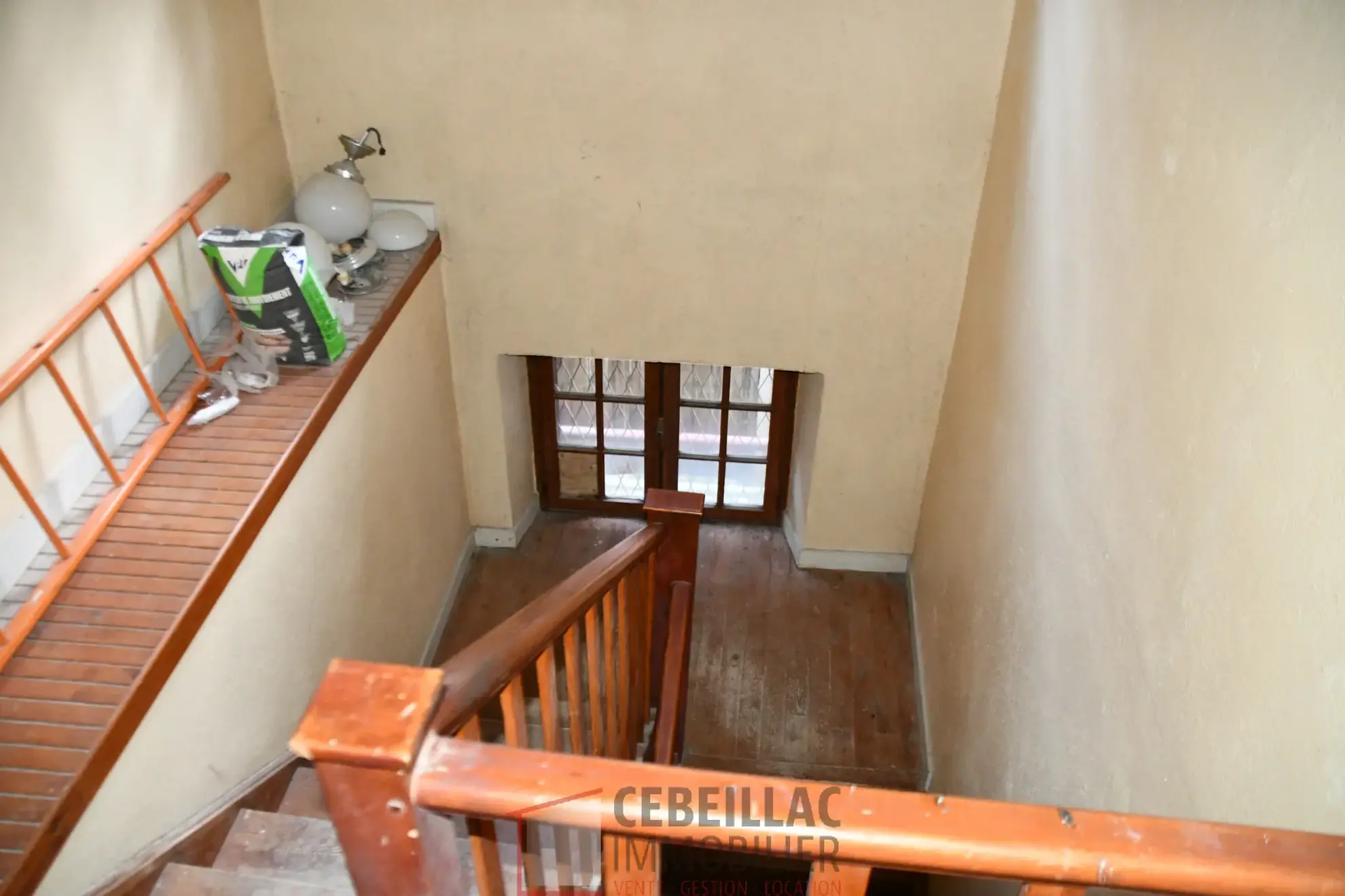 Immeuble avec Local Commercial et Appartements à La Chaise-Dieu 