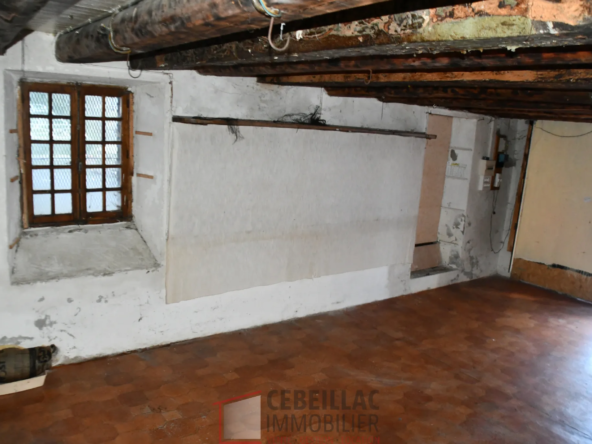 Immeuble avec Local Commercial et Appartements à La Chaise-Dieu 