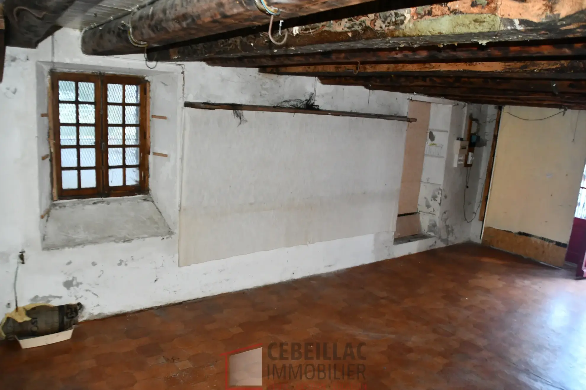 Immeuble avec Local Commercial et Appartements à La Chaise-Dieu 