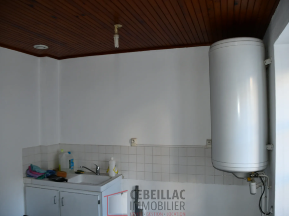 Immeuble avec Local Commercial et Appartements à La Chaise-Dieu 