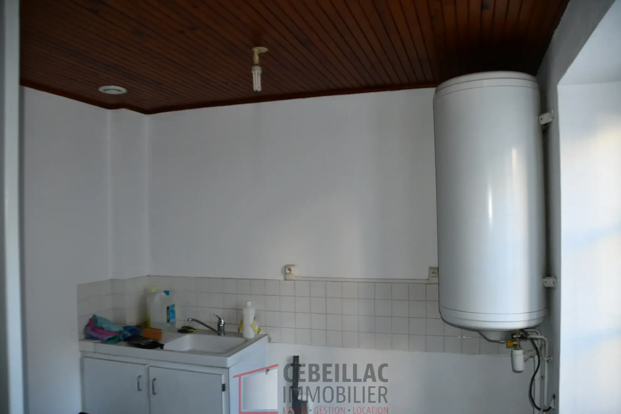 Immeuble avec Local Commercial et Appartements à La Chaise-Dieu 