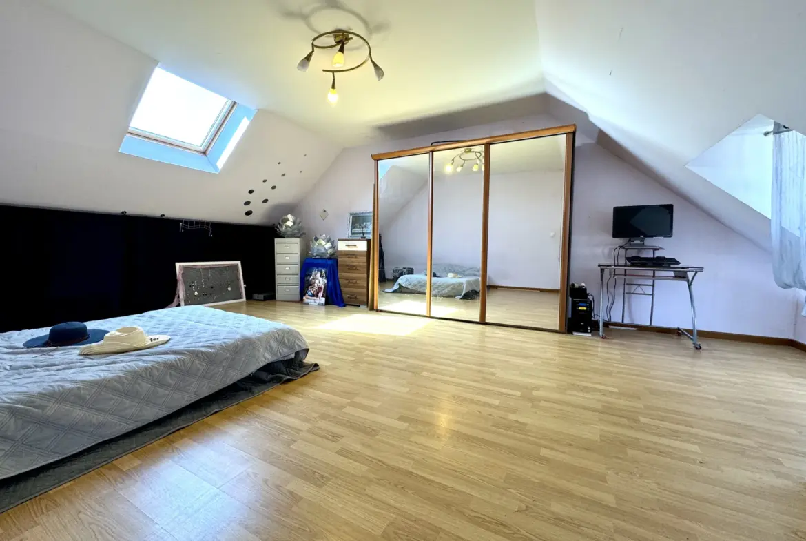 Maison de Ville à Vendre à Nanteuil-lès-Meaux - 187 m² avec Jardin 