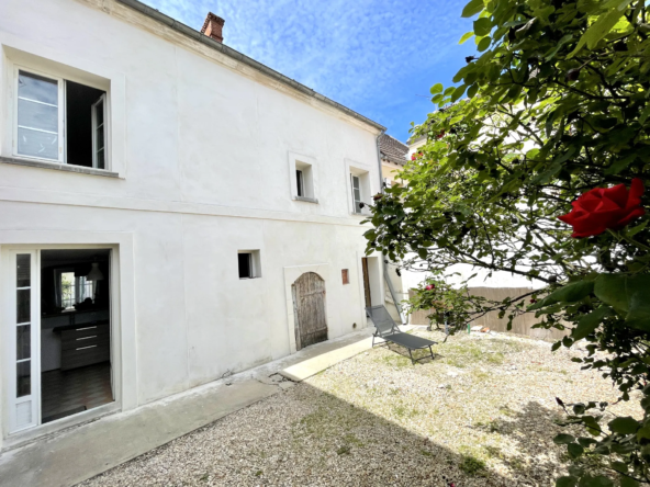 Maison de Ville à Vendre à Nanteuil-lès-Meaux - 187 m² avec Jardin