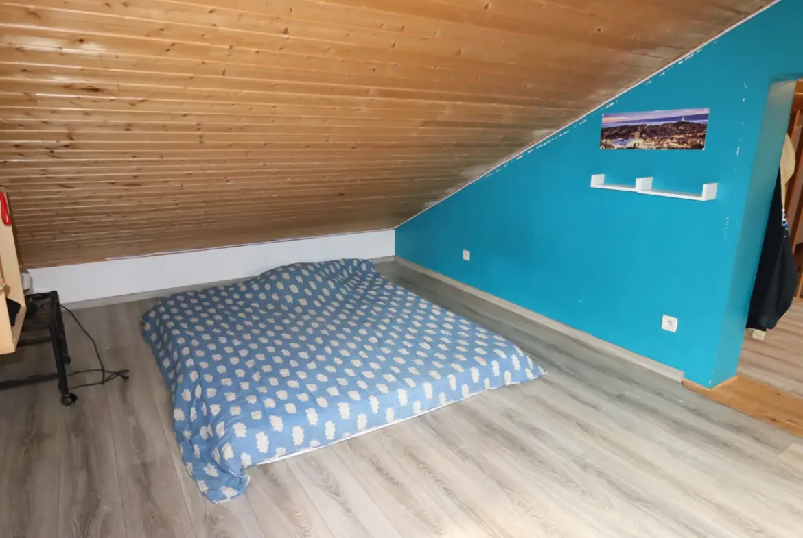 Maison spacieuse avec jardin à Beauvezer, près des montagnes 
