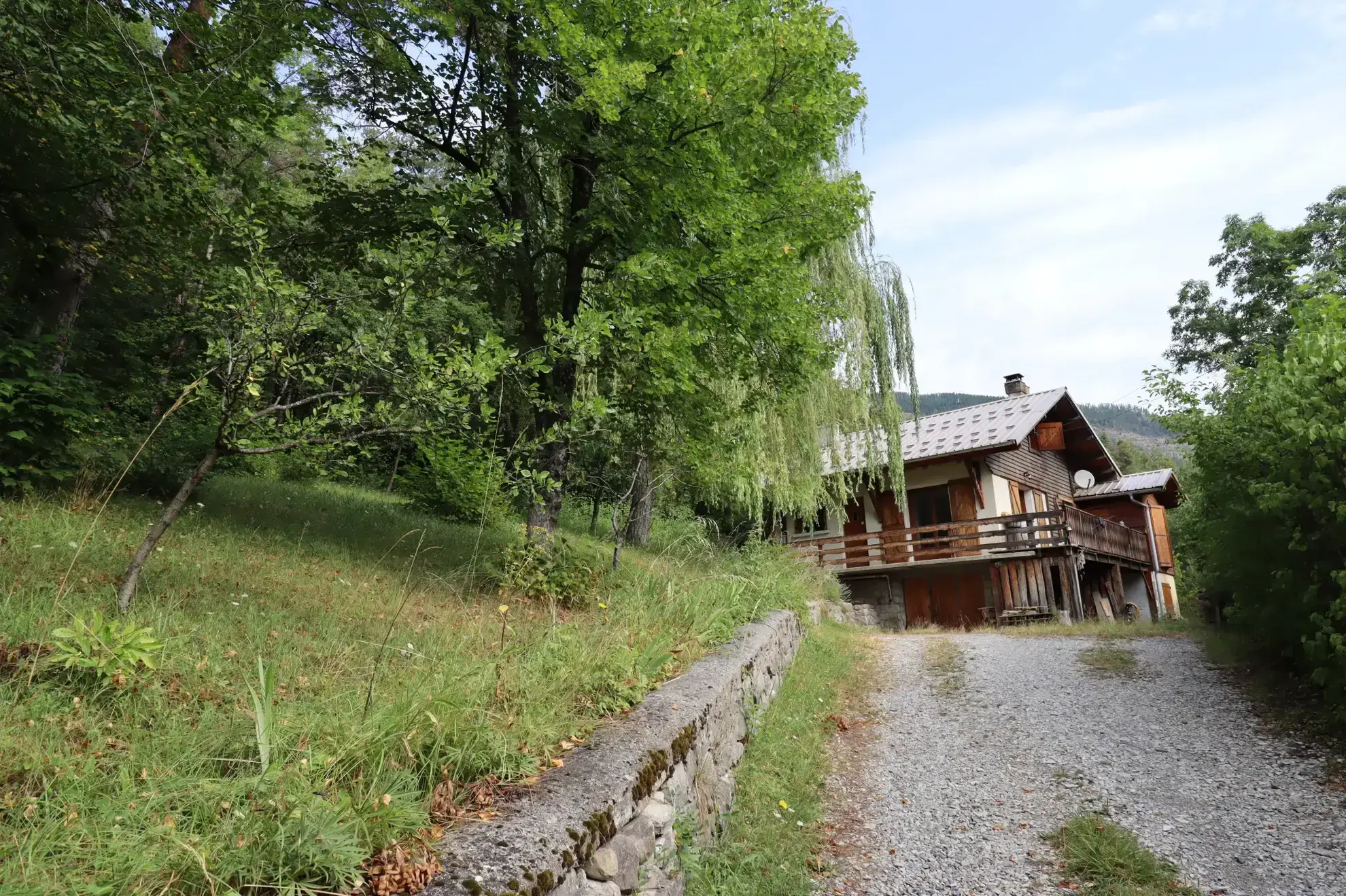 Maison spacieuse avec jardin à Beauvezer, près des montagnes 