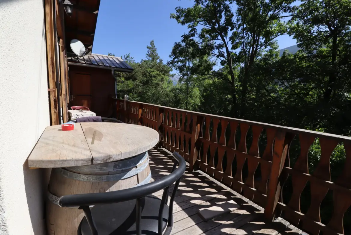 Maison spacieuse avec jardin à Beauvezer, près des montagnes 