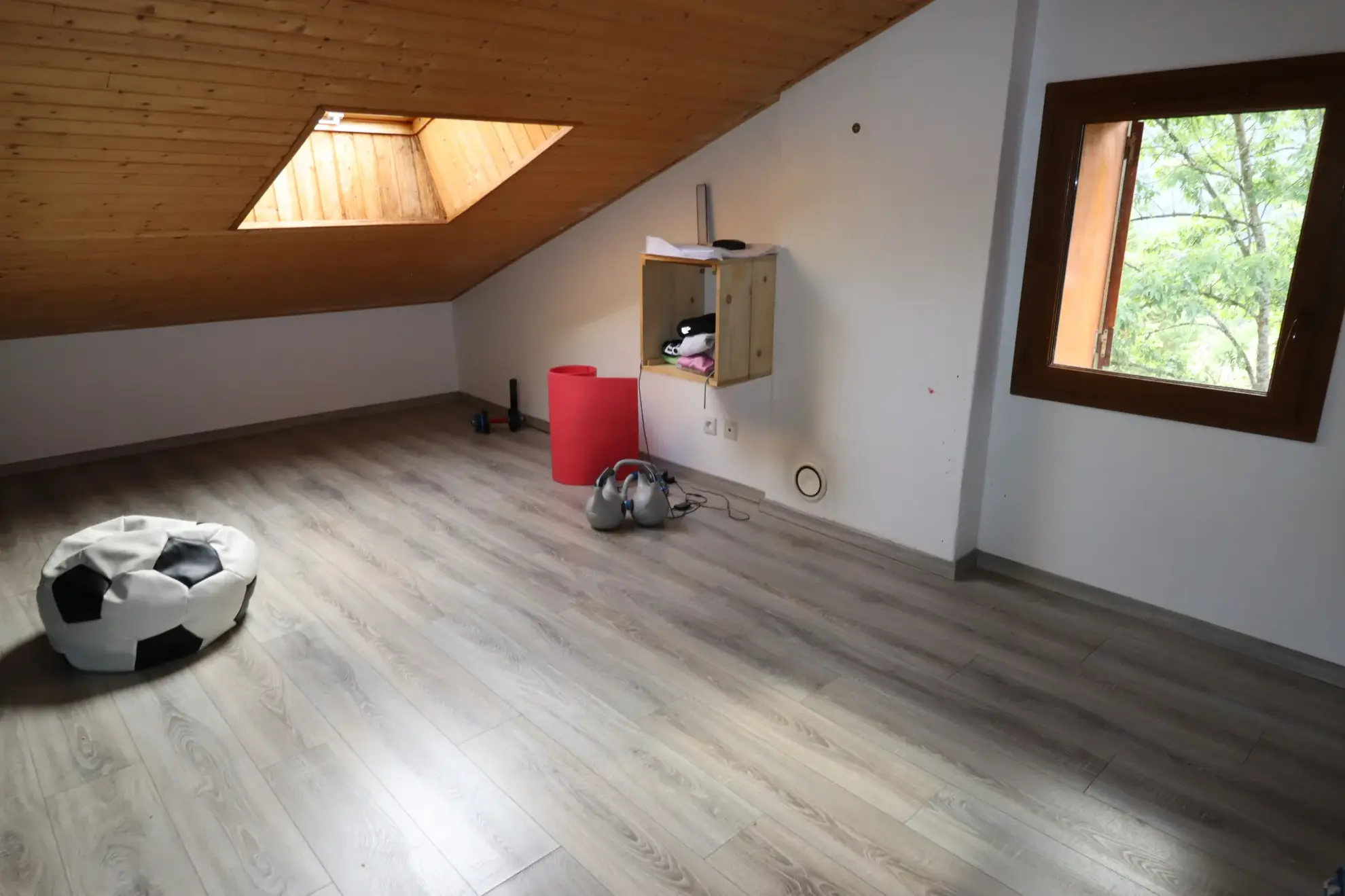 Maison spacieuse avec jardin à Beauvezer, près des montagnes 