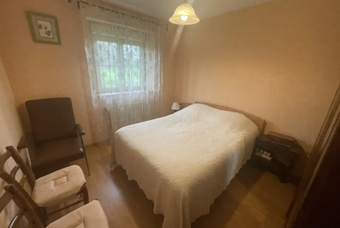 À vendre : Maison de 137 m² à Noyant avec grandes dépendances 