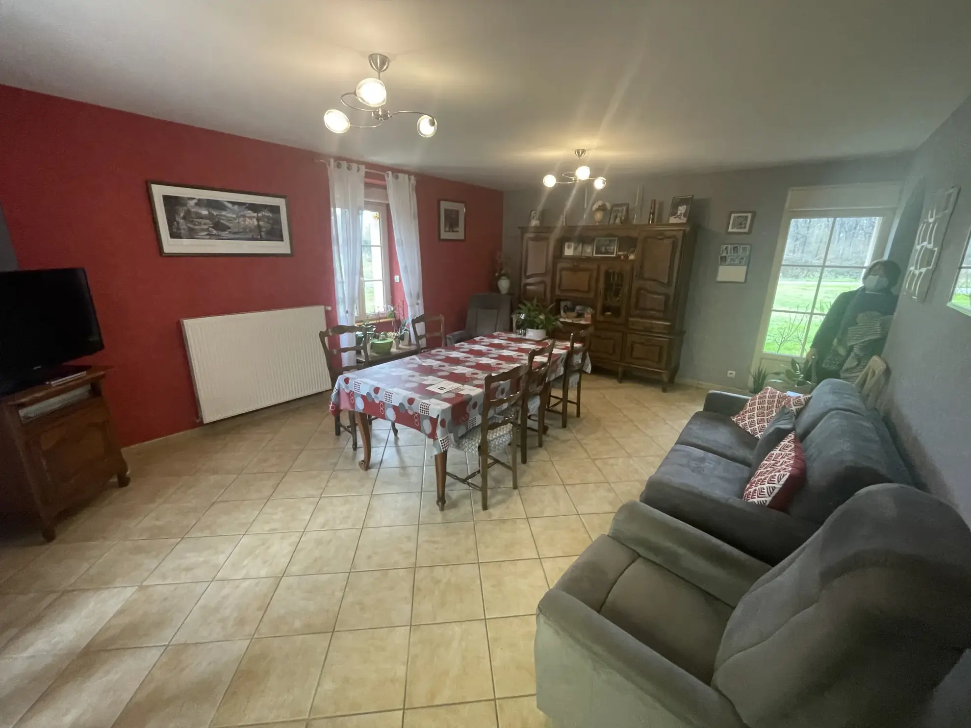 À vendre : Maison de 137 m² à Noyant avec grandes dépendances 