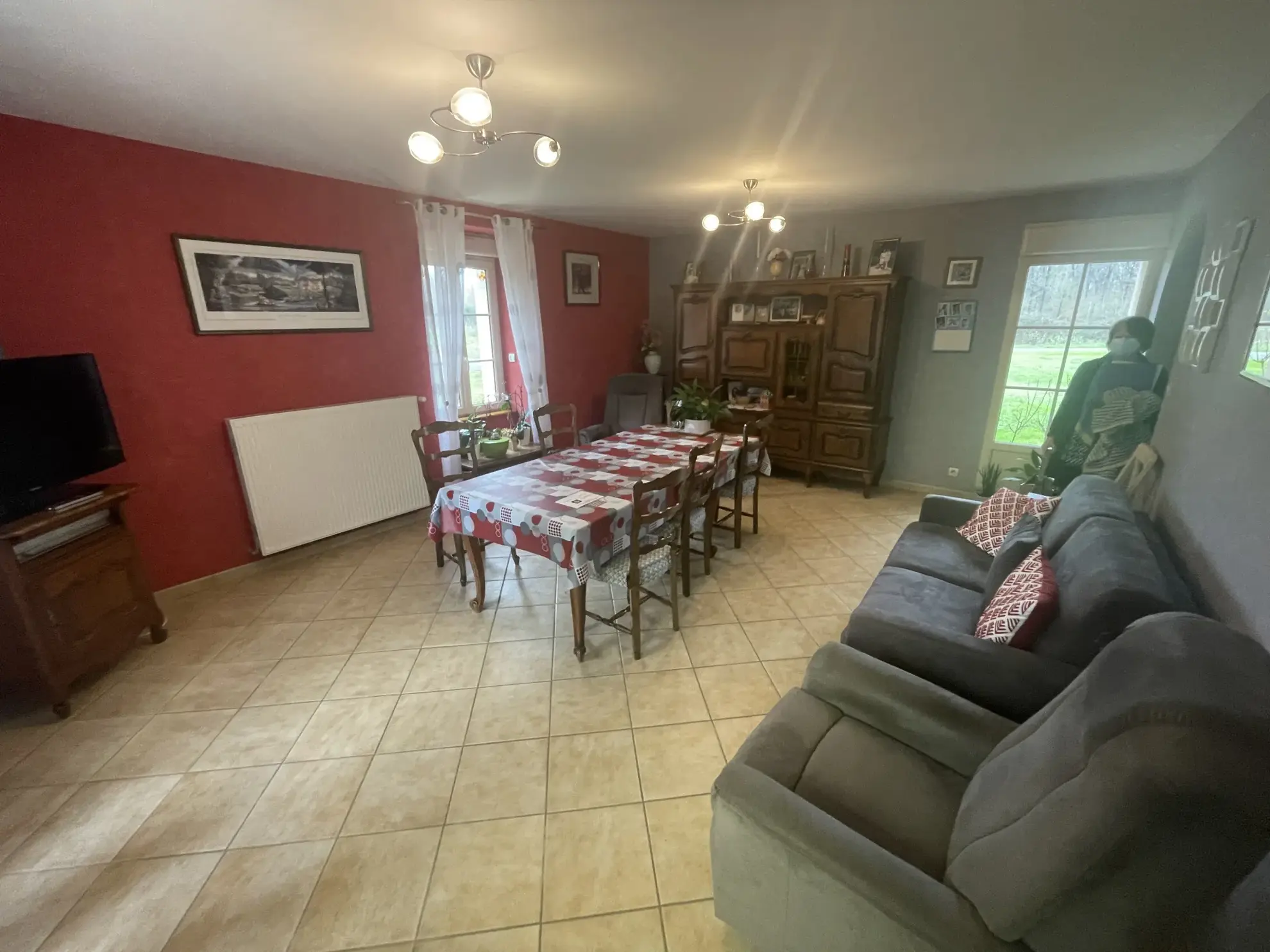 À vendre : Maison de 137 m² à Noyant avec grandes dépendances 