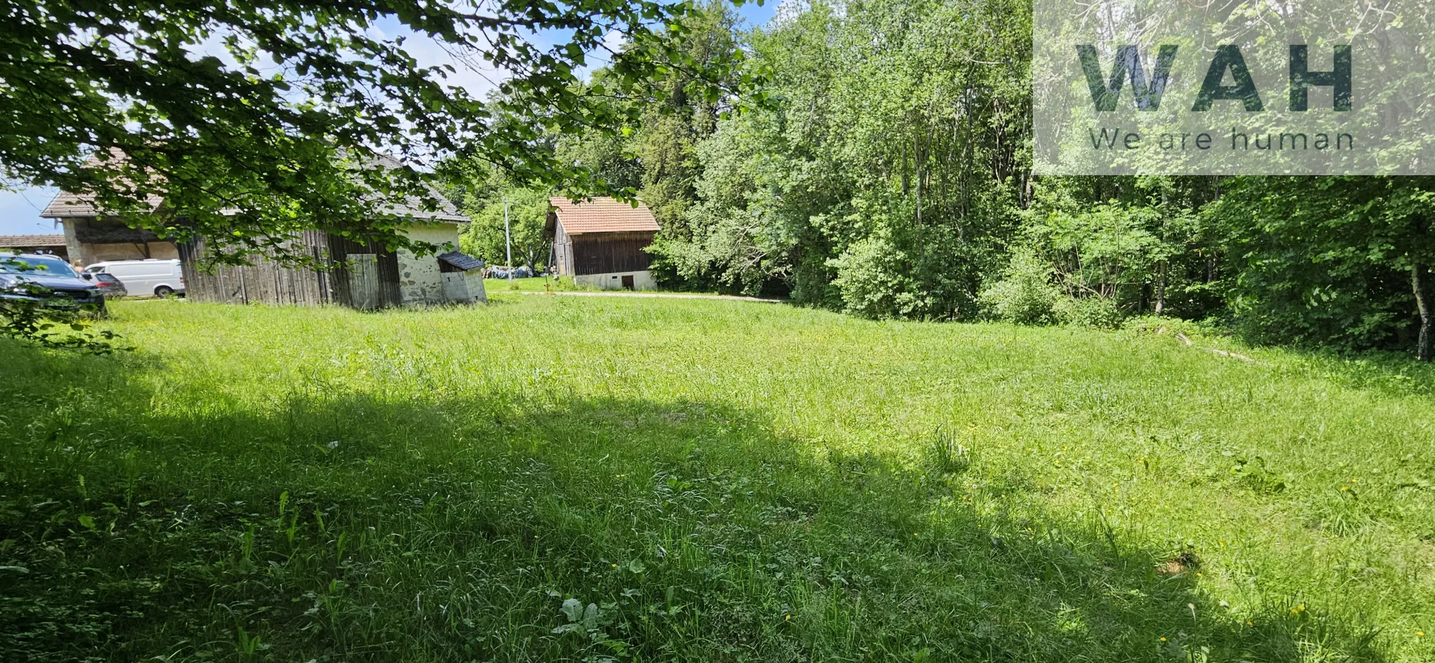 Terrain constructible avec grange à restaurer - Thorens Glieres 
